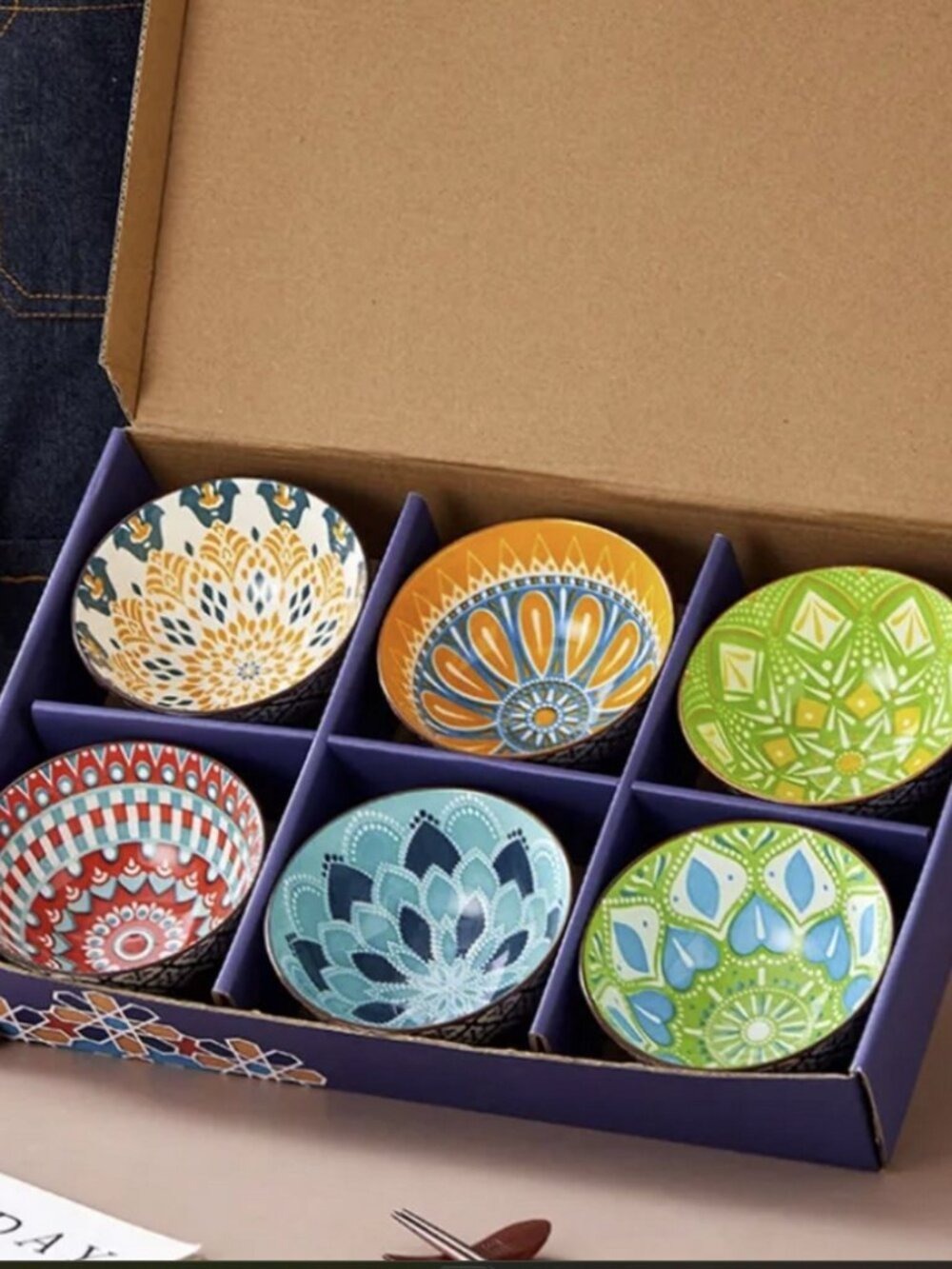 Set of six colorful bowls - Picture 2 of 14